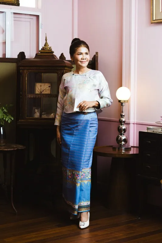 Handwoven Thai silk styled in a contemporary look 2